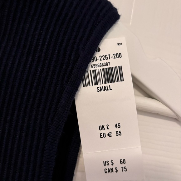 Abercrombie & Fitch Navy Blue Ribbed Round Neck Sleeveless Sweater - Picture 3 of 3